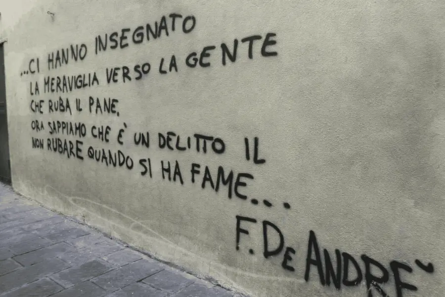 De André, il ricordo della sindaca Salis: “Ci ha insegnato a guardare la vita senza filtri”