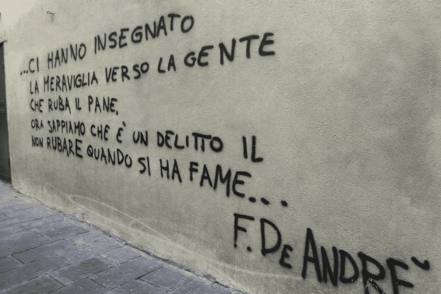 De André, il ricordo della sindaca Salis: “Ci ha insegnato a guardare la vita senza filtri”
