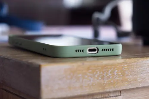 Smartphone rubato rintracciato con un’app: denunciato un 35enne per ricettazione