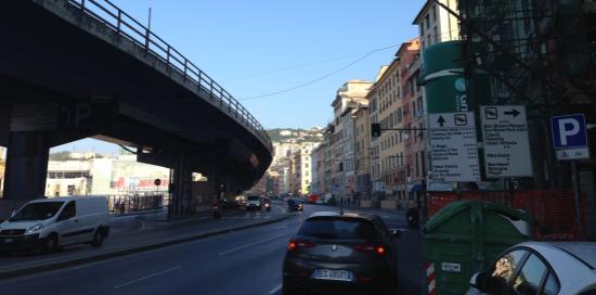 Genova, lavori idrici in via Gramsci: modifiche alla viabilità fino al 15 aprile