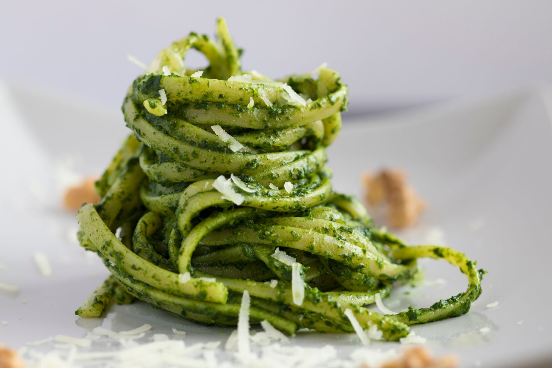 Pesto Genovese DOP: mortaio e varianti regionali